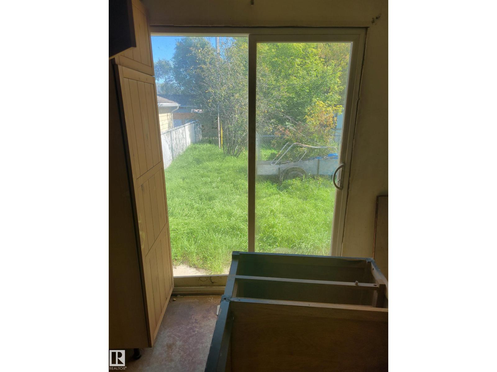 5111 59 St Property Photo 36