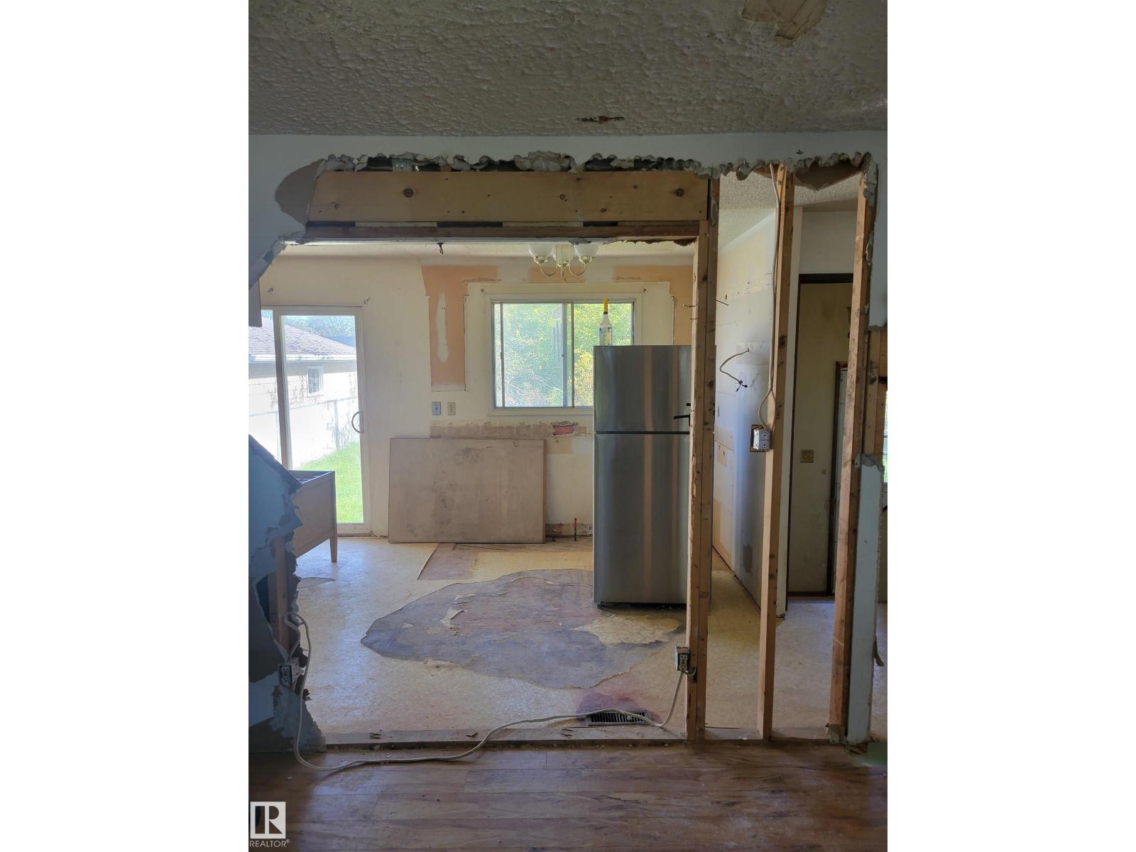 5111 59 St Property Photo 37