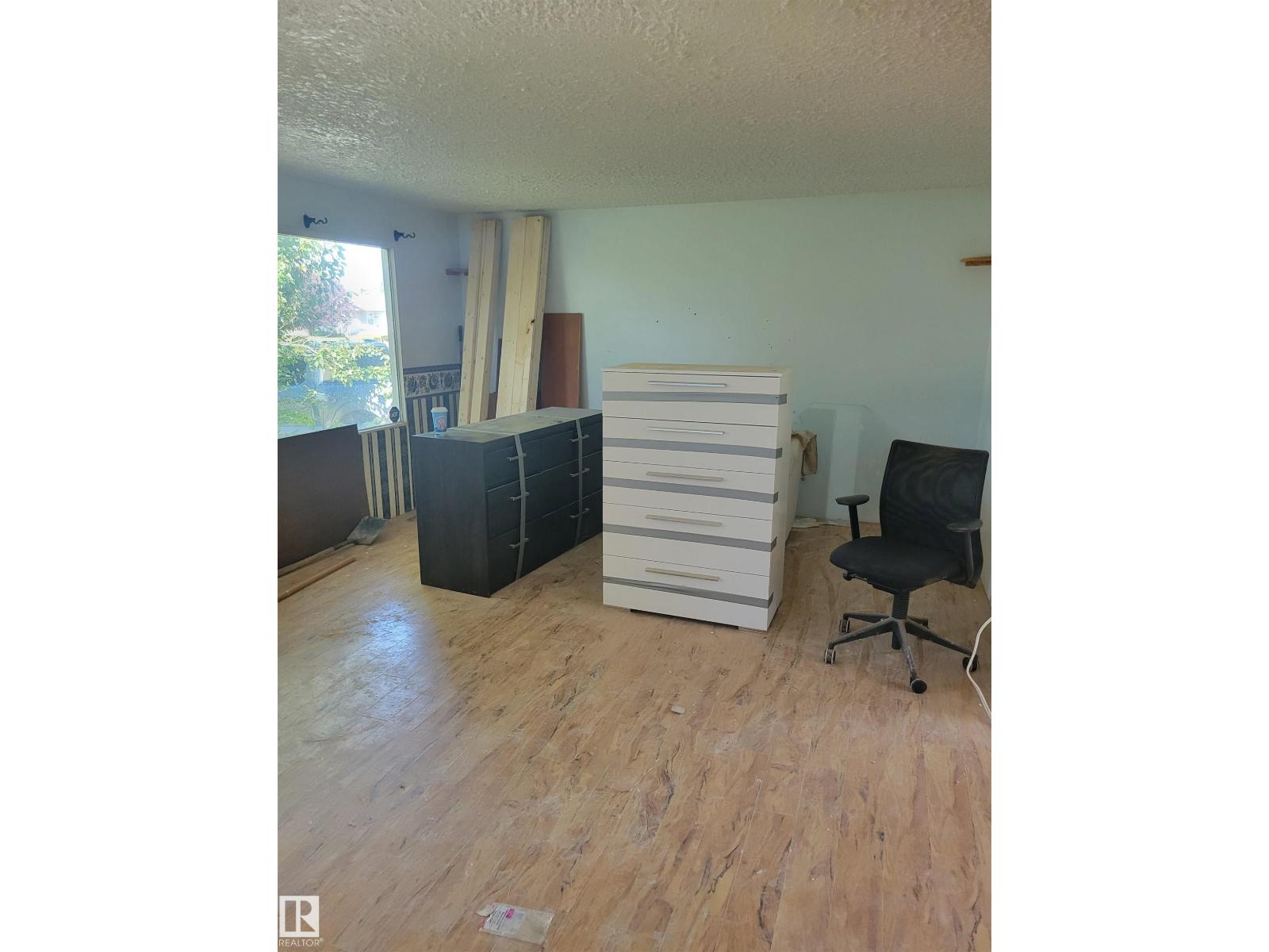 5111 59 St Property Photo 40