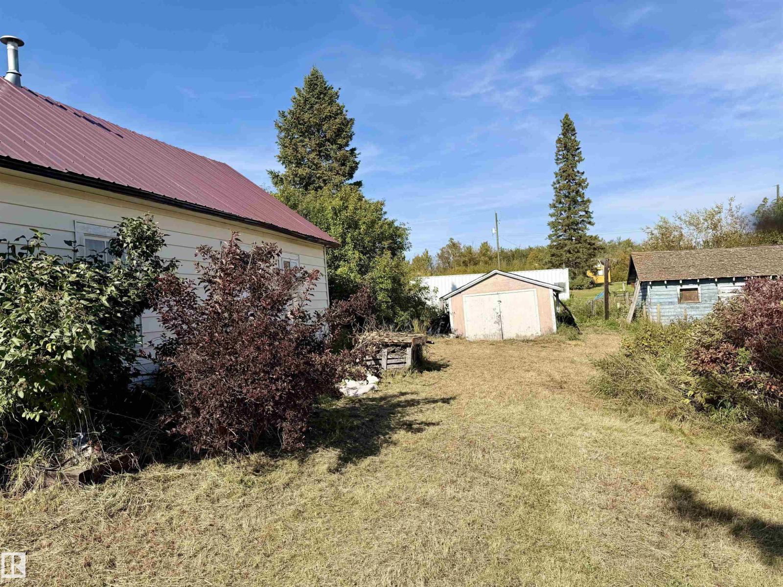 4910 50 Avenue Property Photo 9