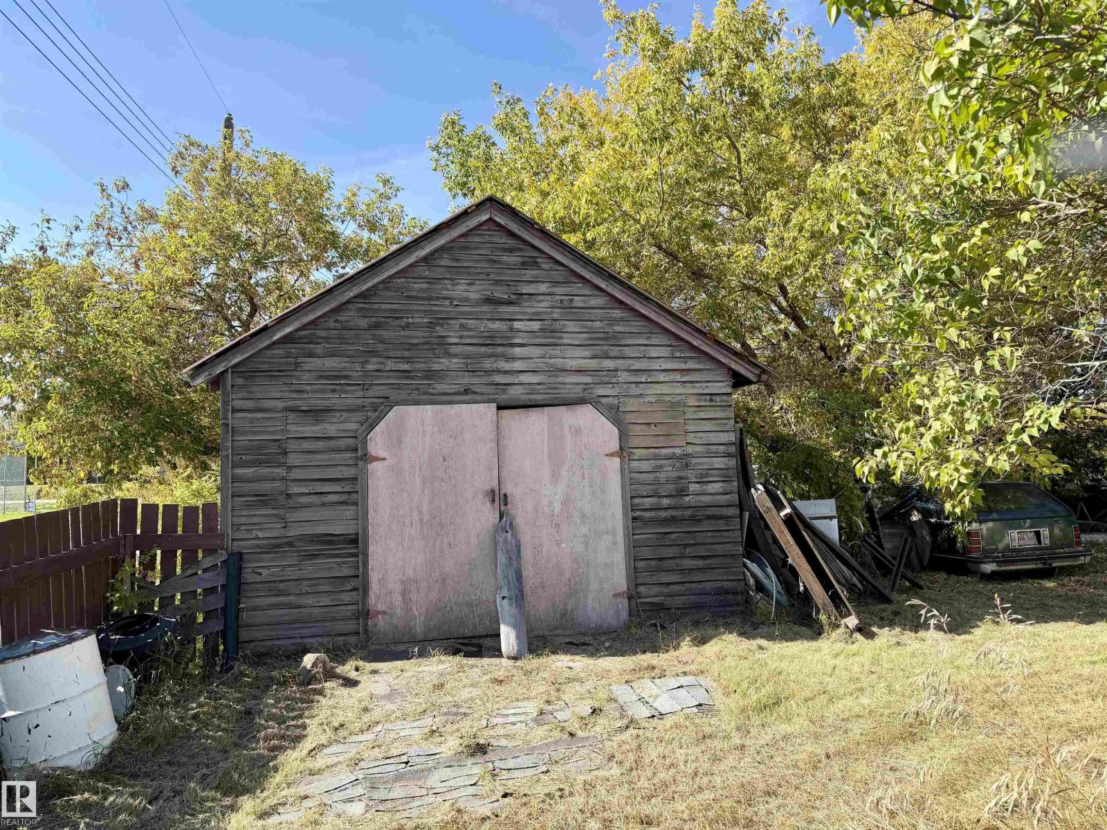 4910 50 Avenue Property Photo 12