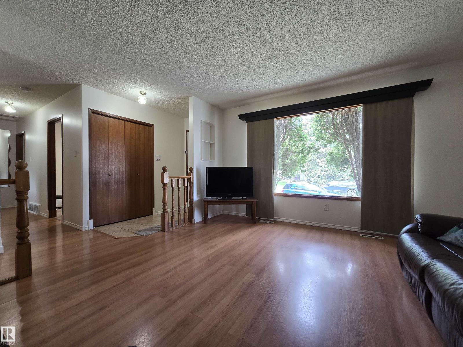 9831 188 St Nw Property Photo 4