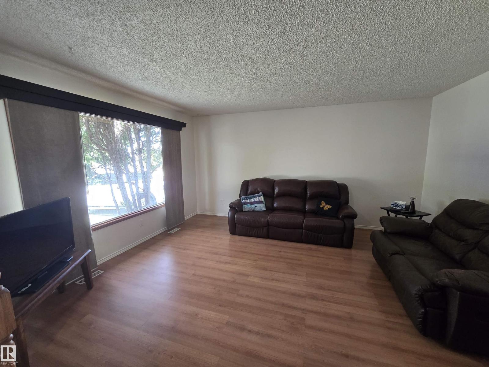 9831 188 St Nw Property Photo 5