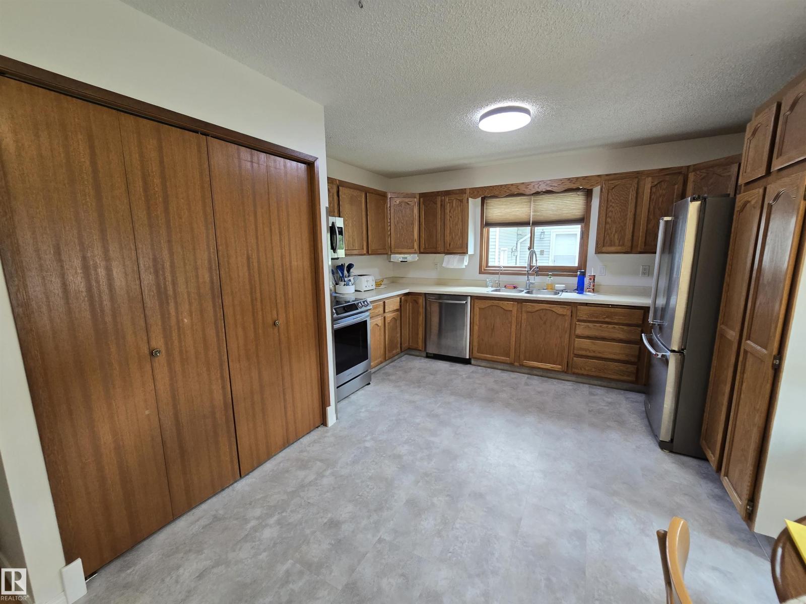 9831 188 St Nw Property Photo 18