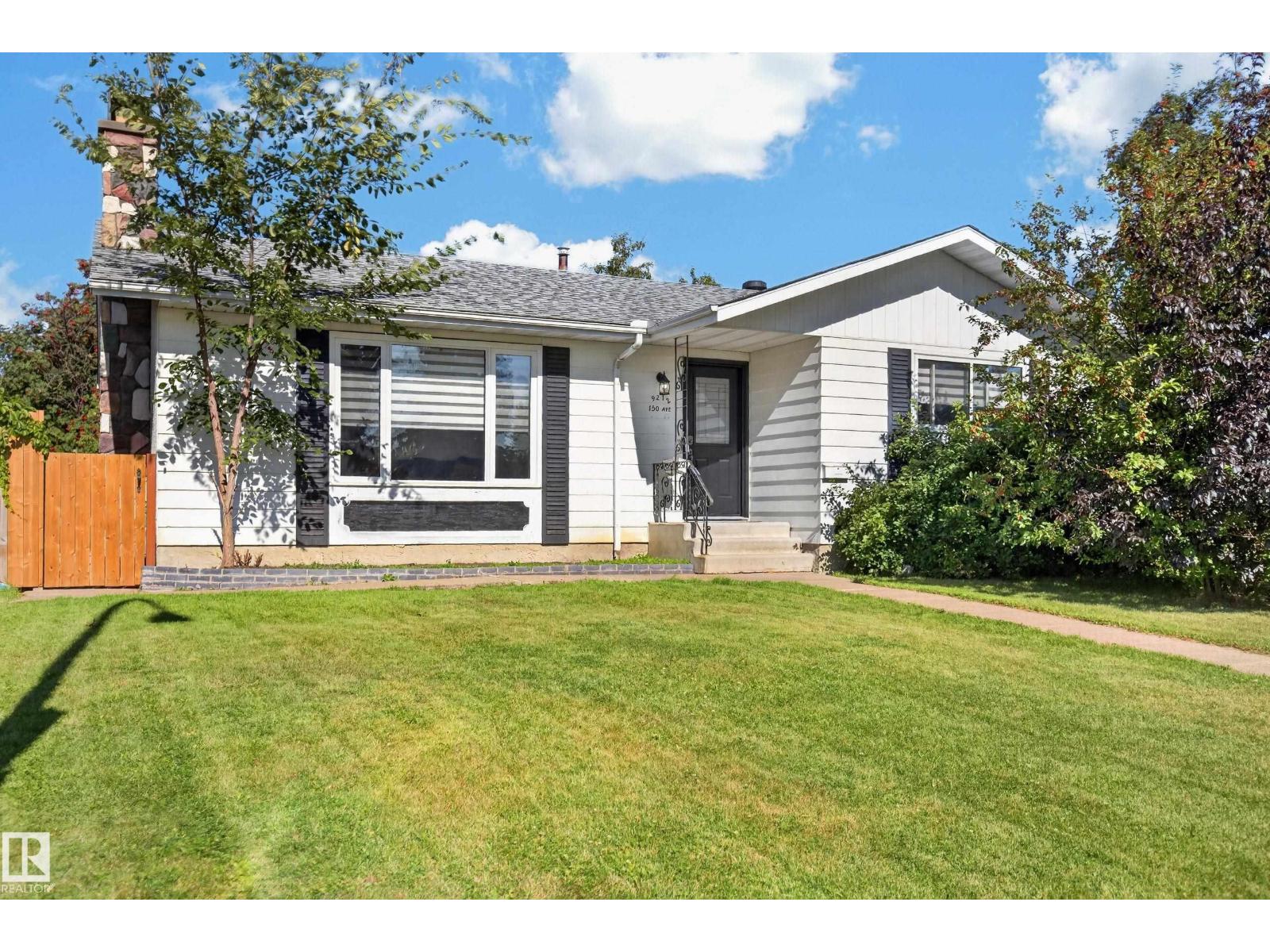 9212 150 AV NW Property Photo 1