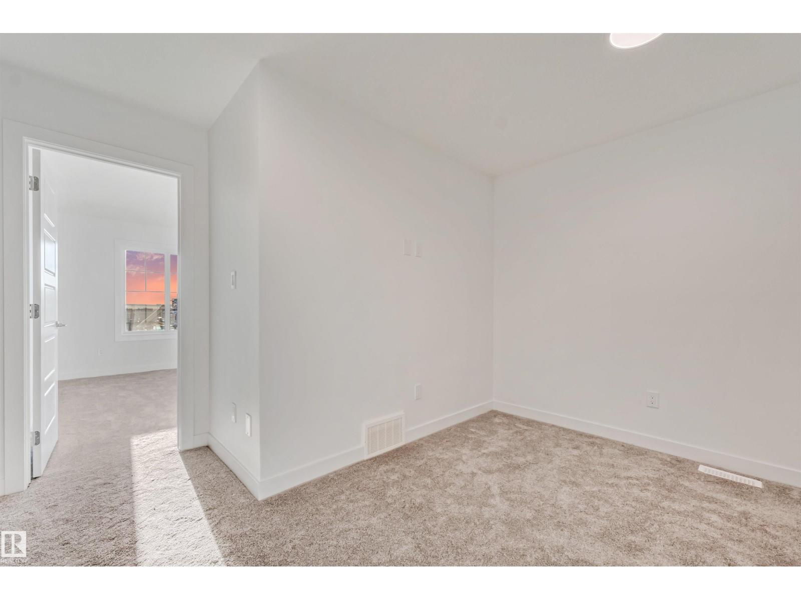 1515 211 Street Nw Property Photo 24