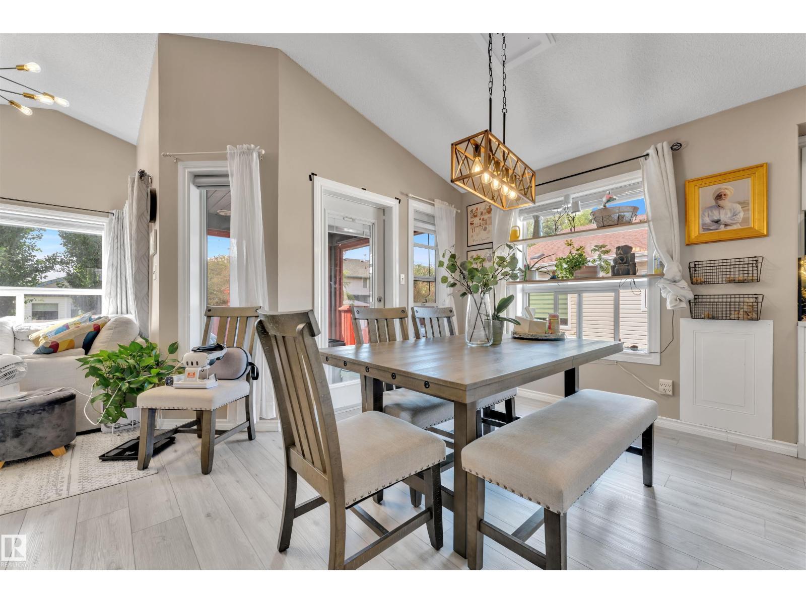 4006 53 St Property Photo 15