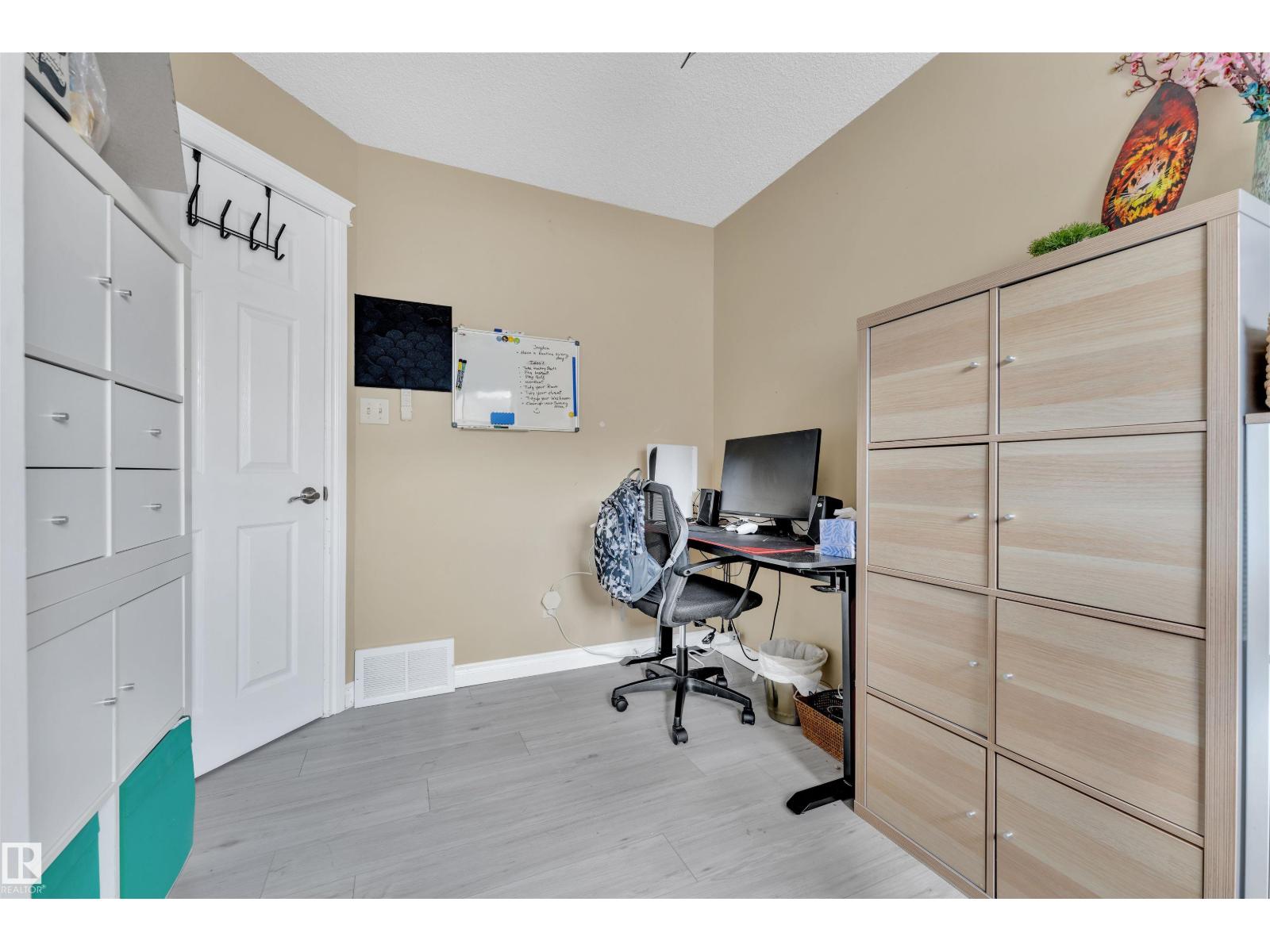 4006 53 St Property Photo 27