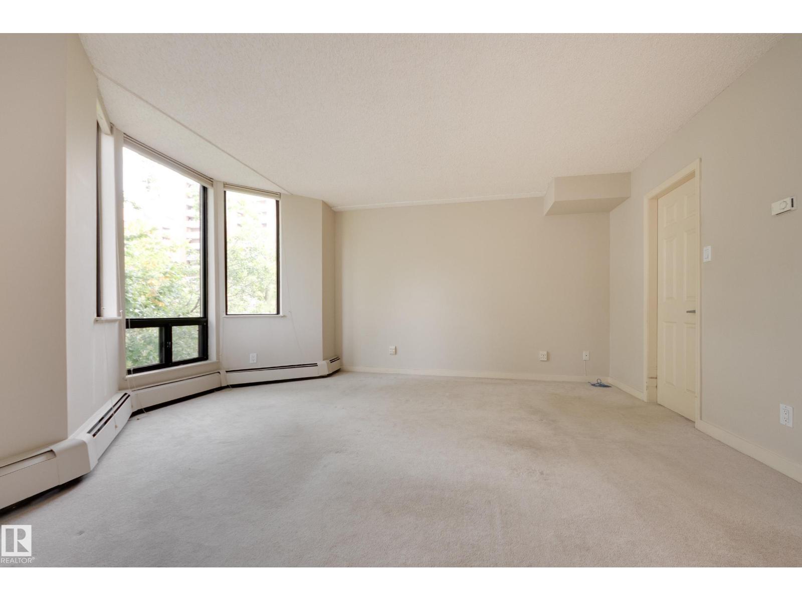 #7 9734 111 St Nw Property Photo 36