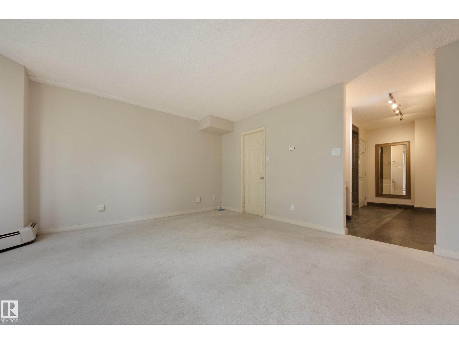 #7 9734 111 St Nw Property Photo 37