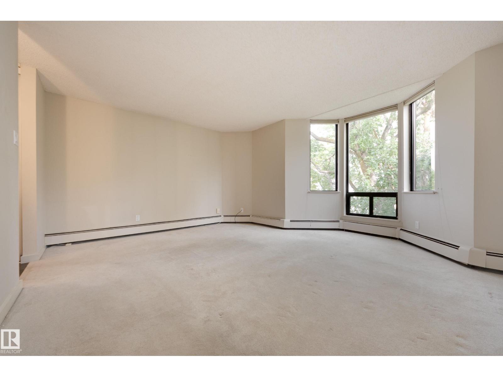 #7 9734 111 St Nw Property Photo 39