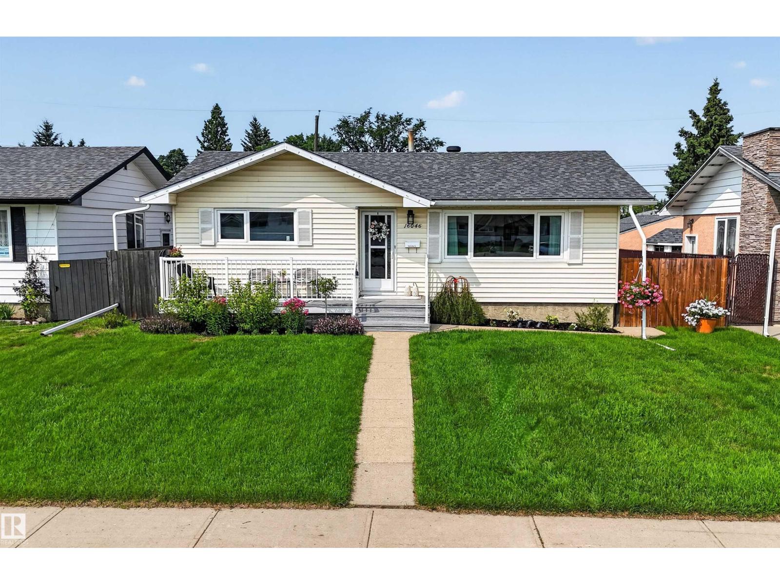 16046 95 AV NW