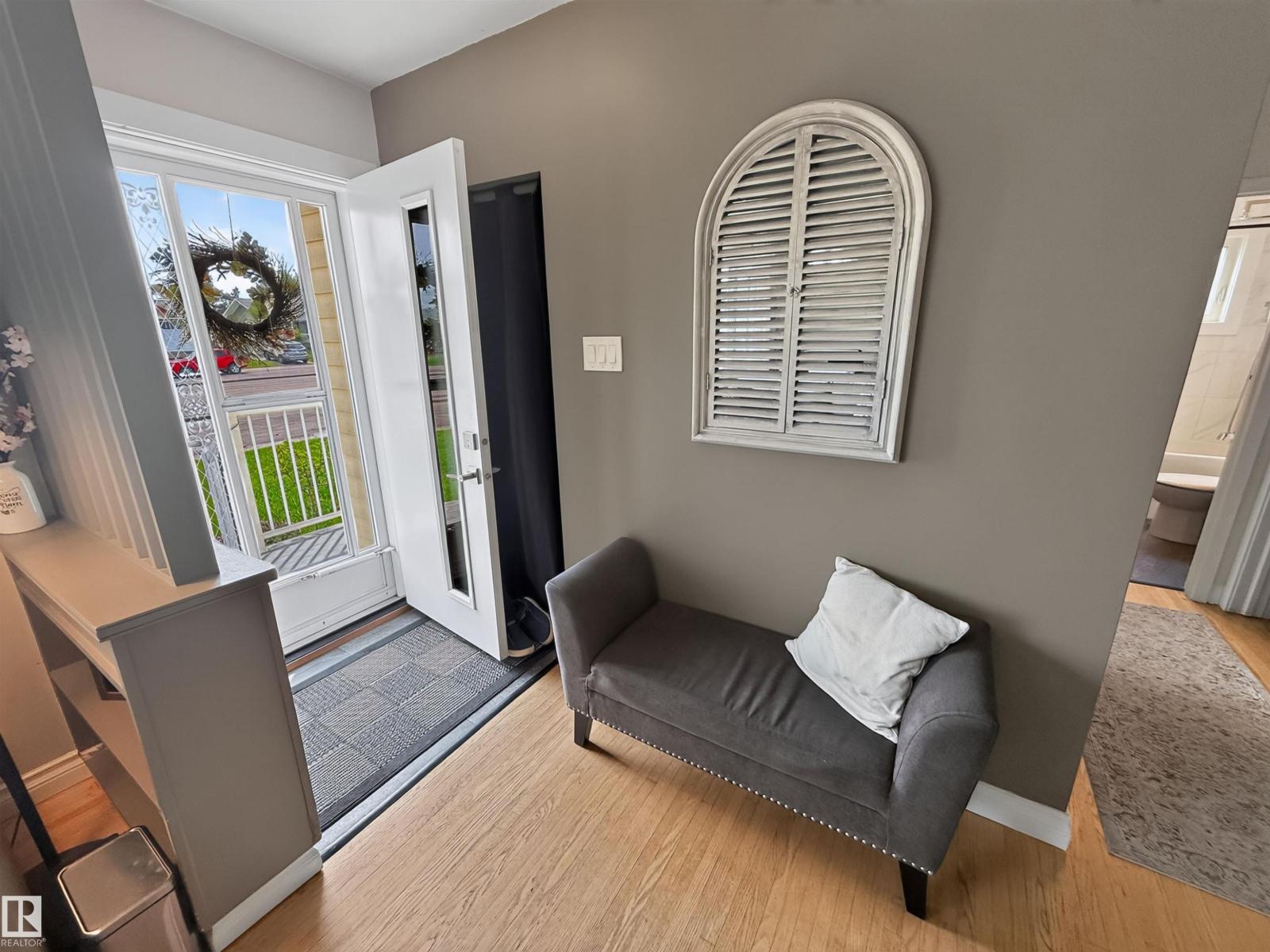 16046 95 Av Nw Property Photo 7