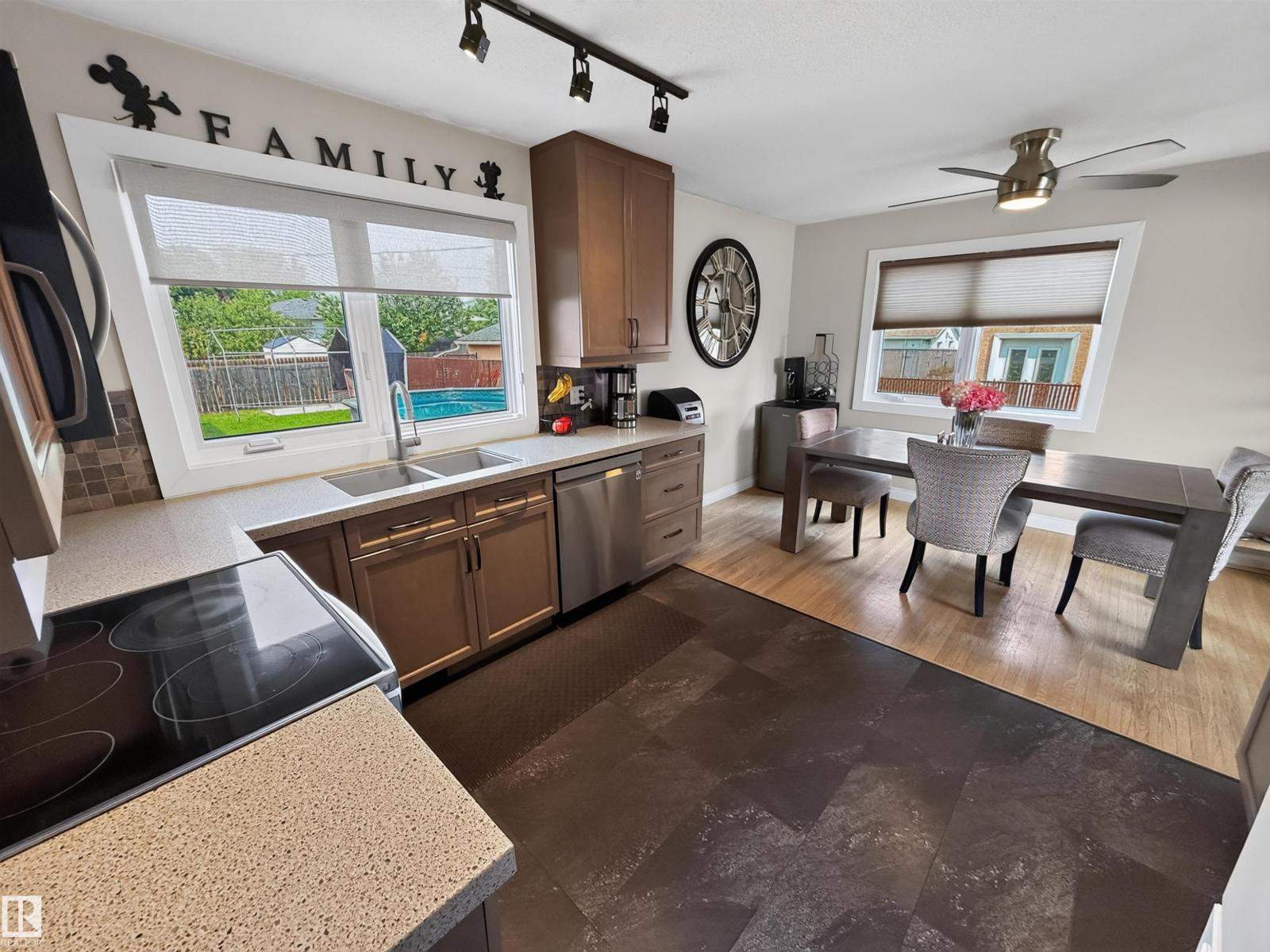 16046 95 Av Nw Property Photo 14