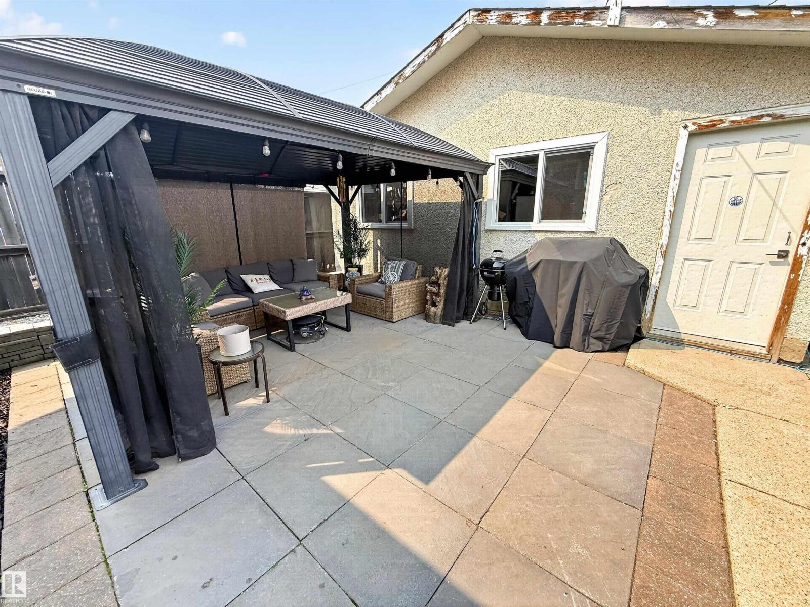 16046 95 Av Nw Property Photo 38