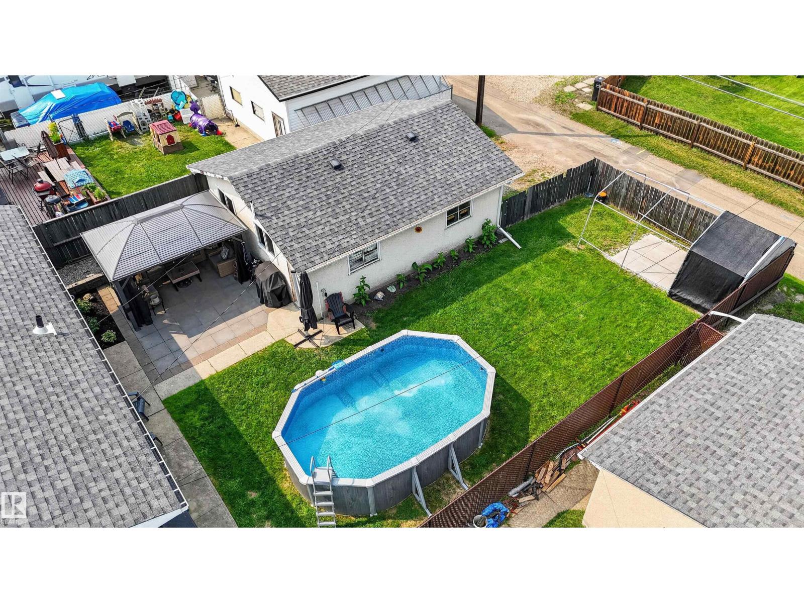 16046 95 Av Nw Property Photo 41