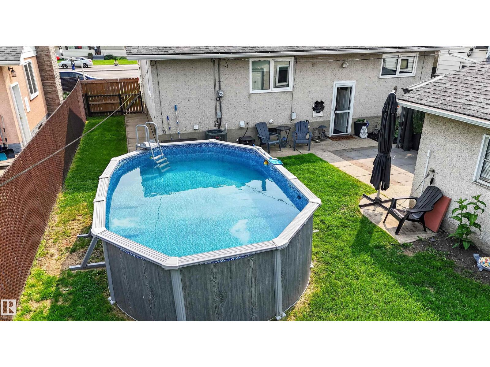 16046 95 Av Nw Property Photo 43
