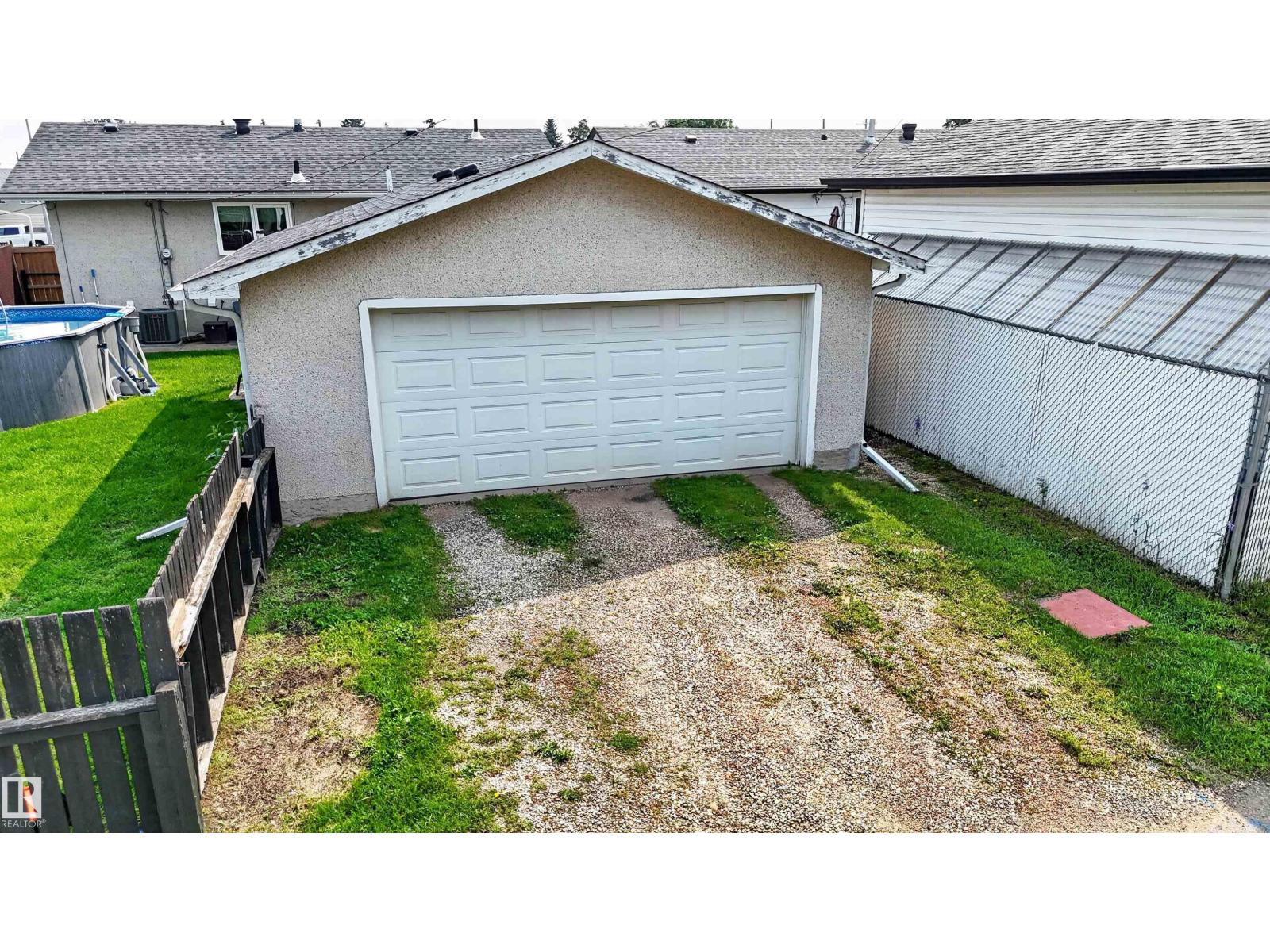 16046 95 Av Nw Property Photo 47