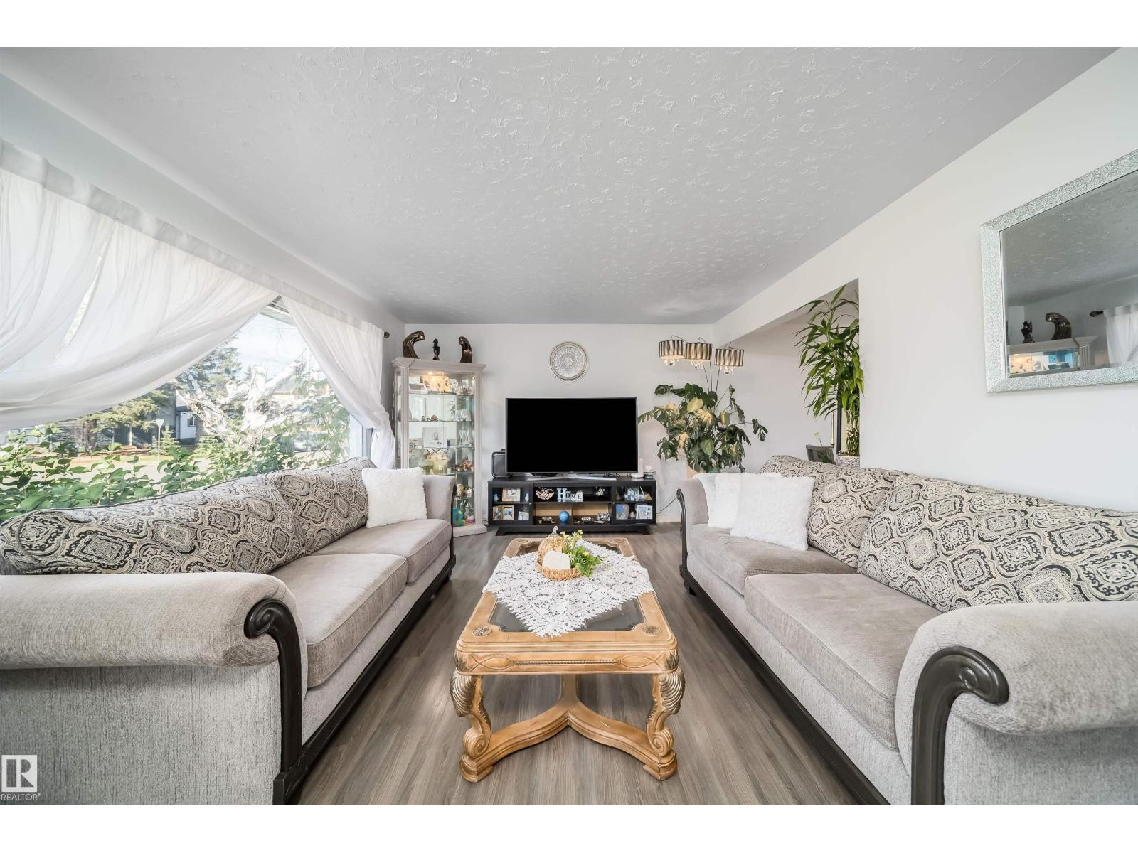 10245 160 St Nw Property Photo 11