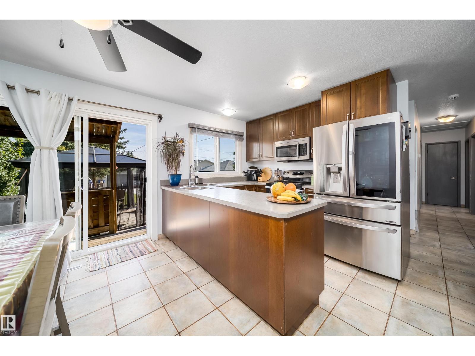 10245 160 St Nw Property Photo 14
