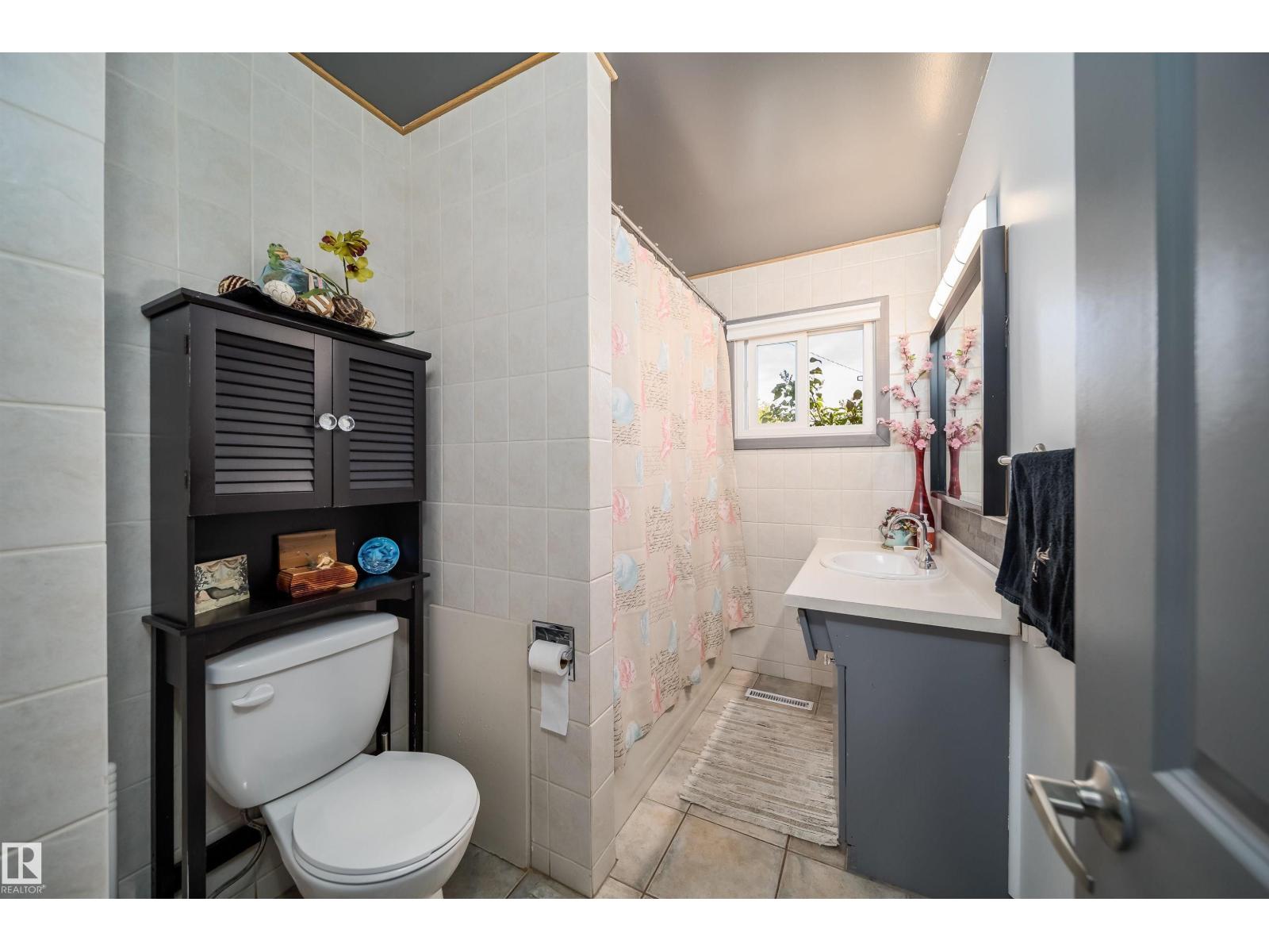 10245 160 St Nw Property Photo 21