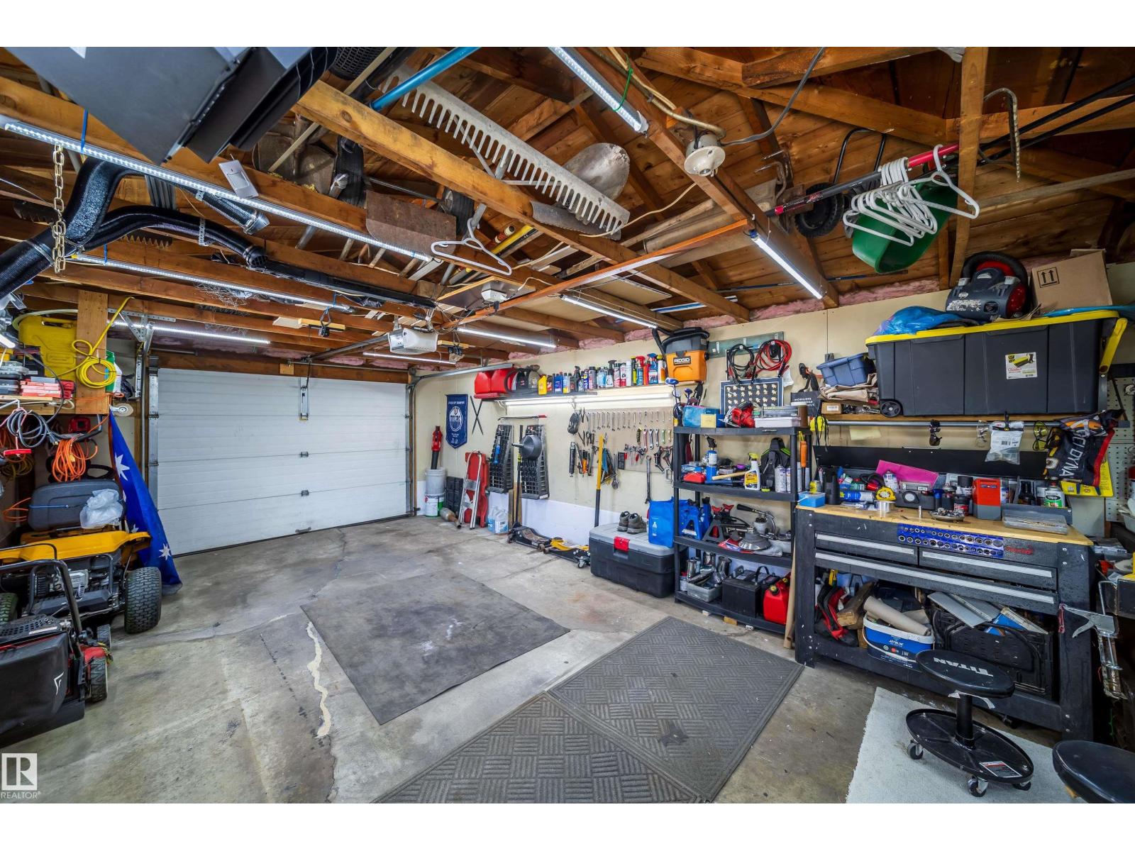 10245 160 St Nw Property Photo 32