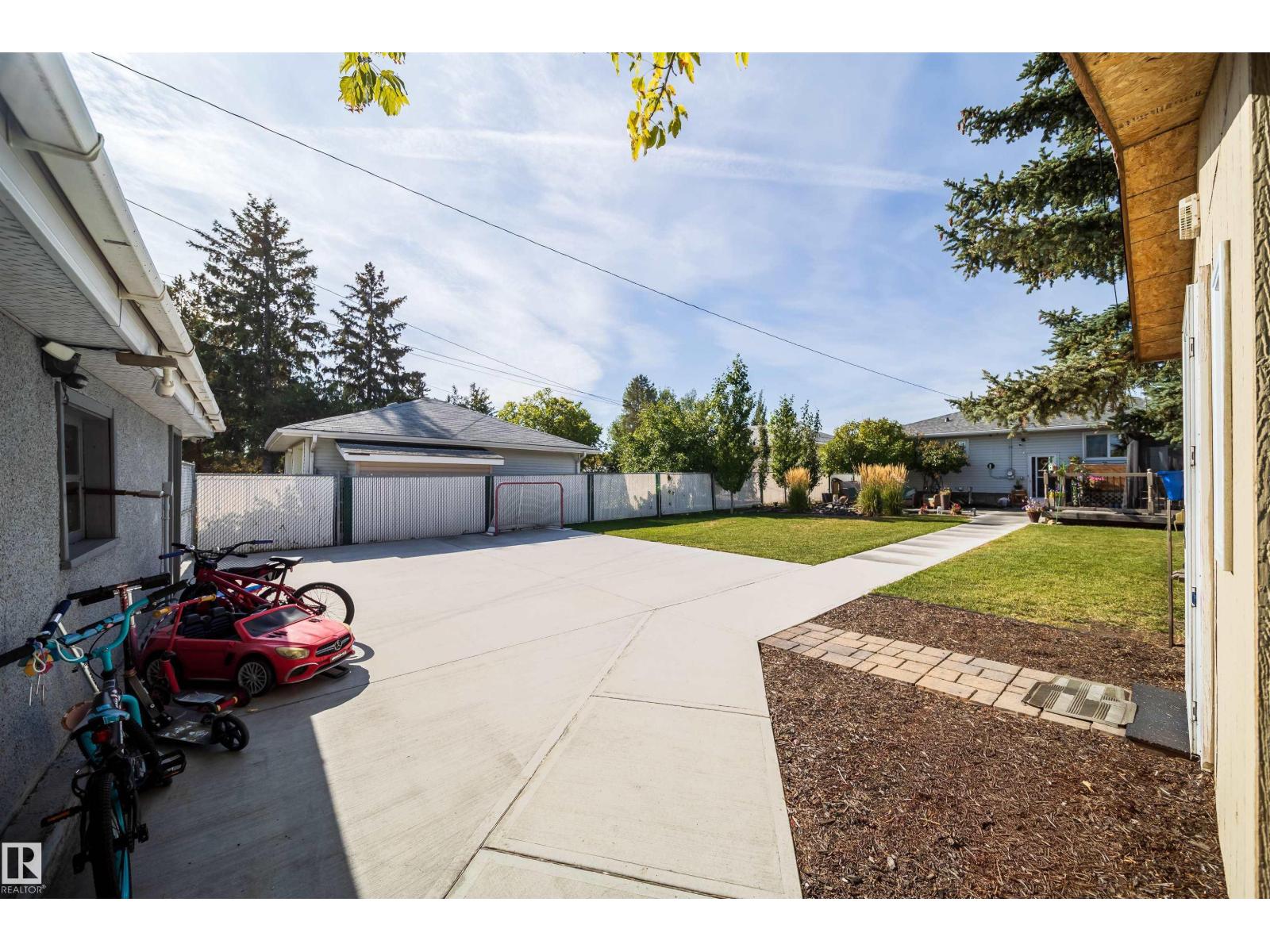 10245 160 St Nw Property Photo 35