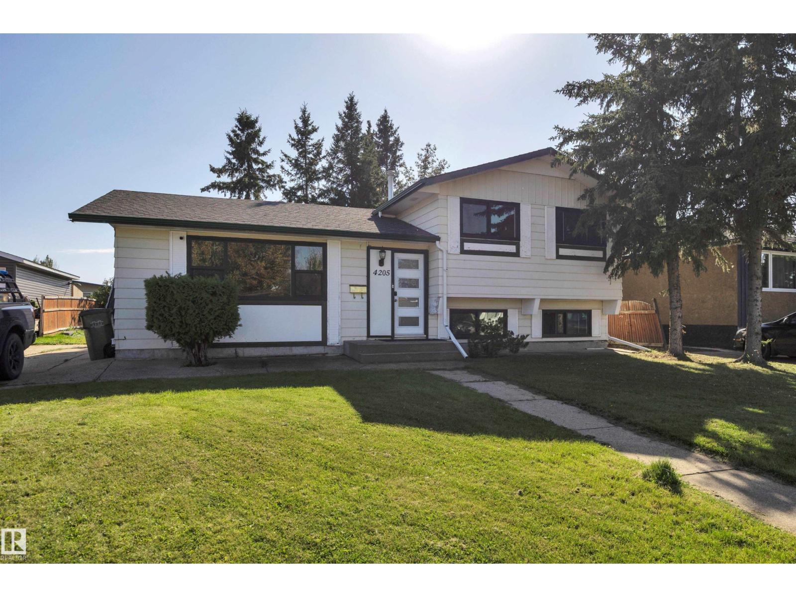 4205 37 Av Property Photo 2