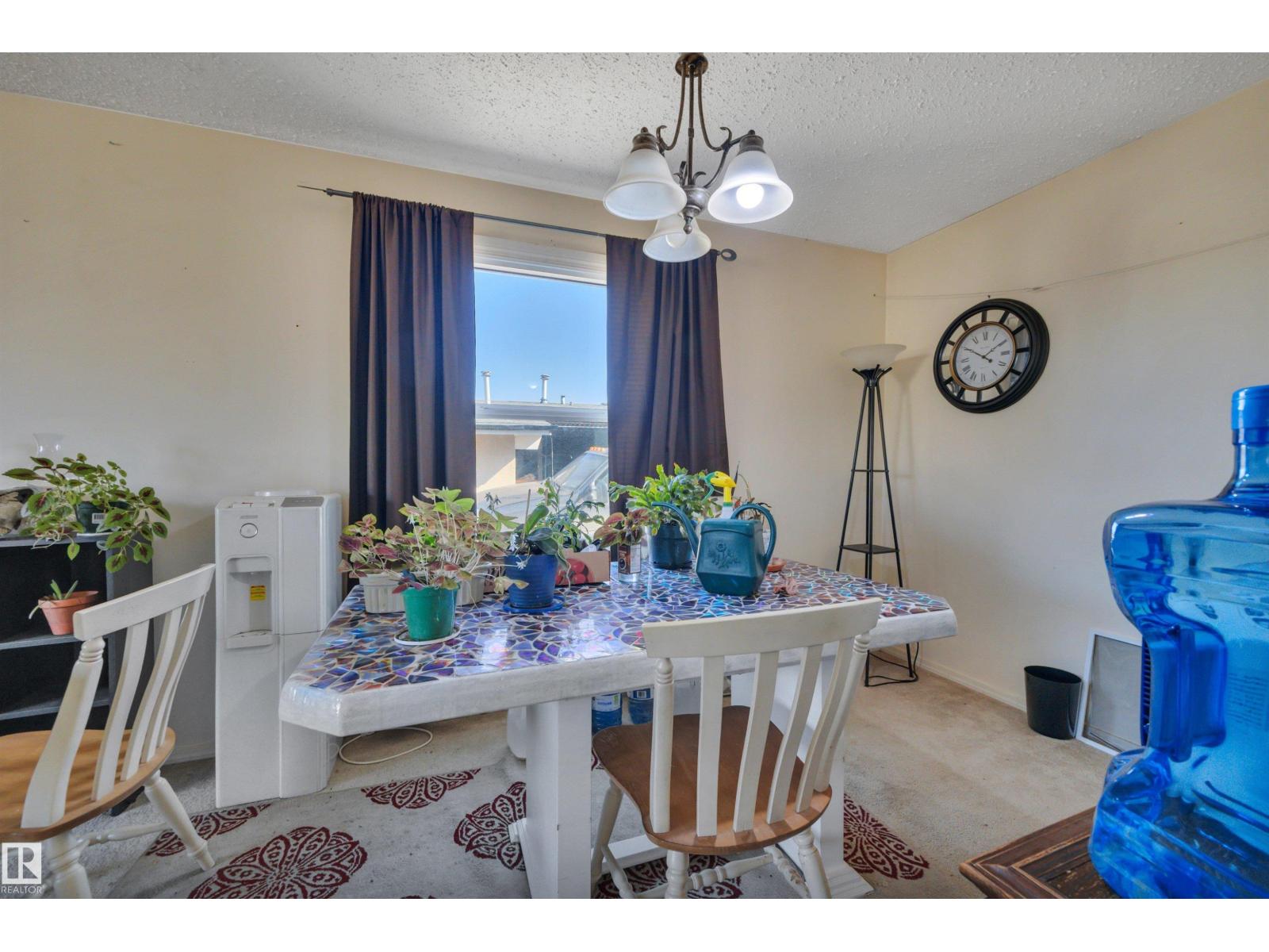 4205 37 Av Property Photo 7
