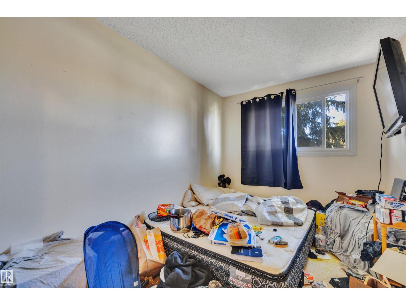 4205 37 Av Property Photo 12