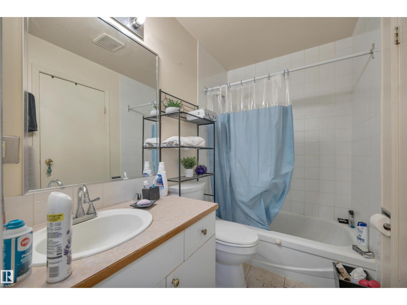 4205 37 Av Property Photo 13