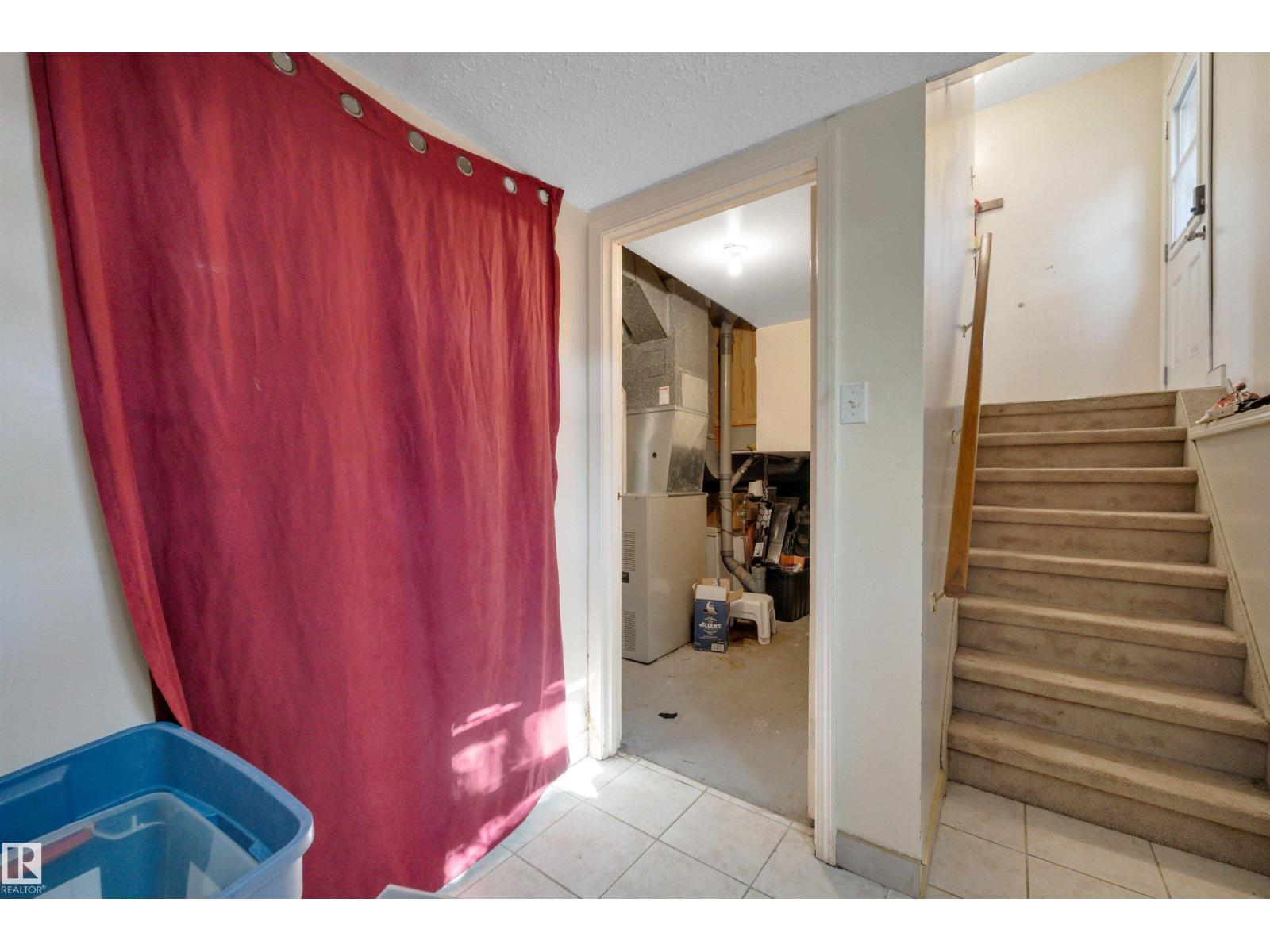 4205 37 Av Property Photo 14