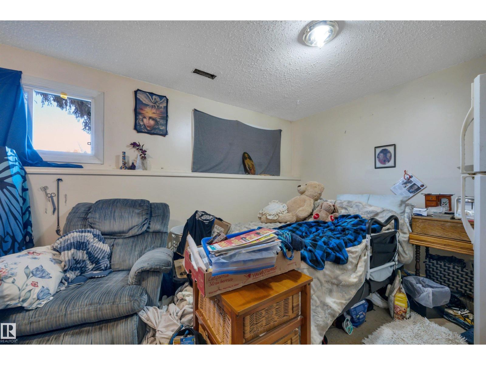 4205 37 Av Property Photo 16