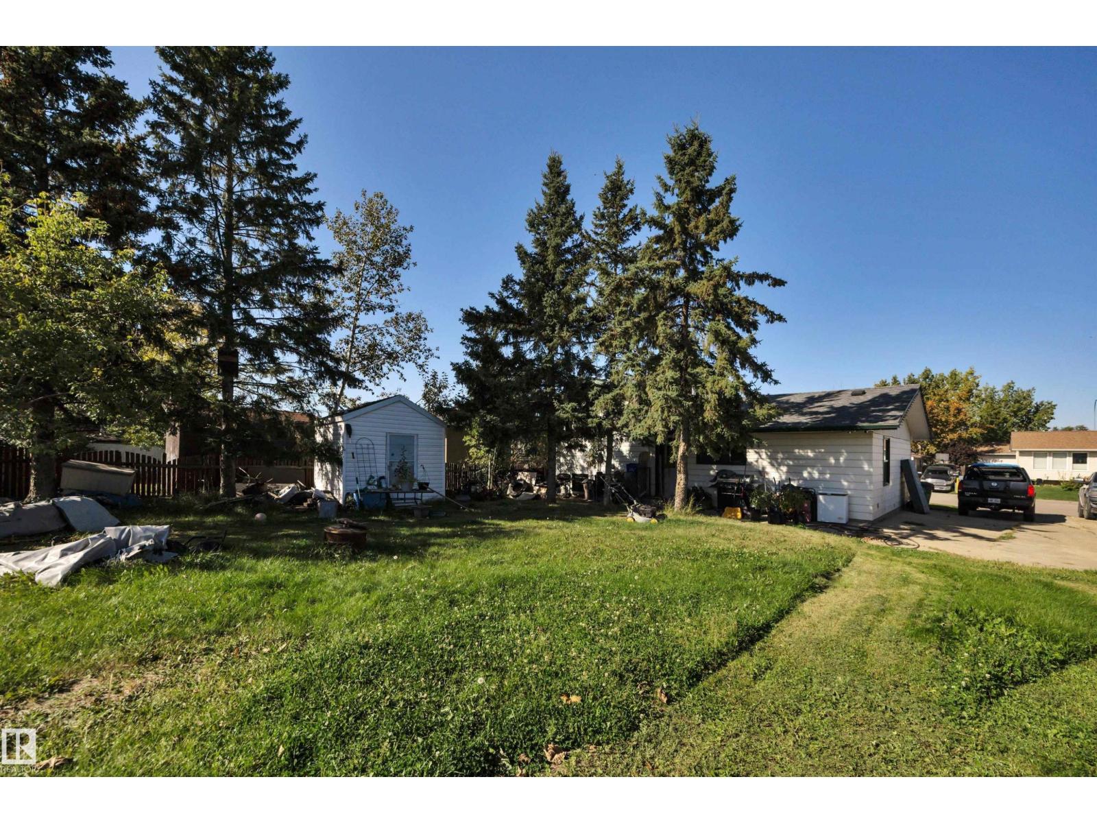 4205 37 Av Property Photo 21