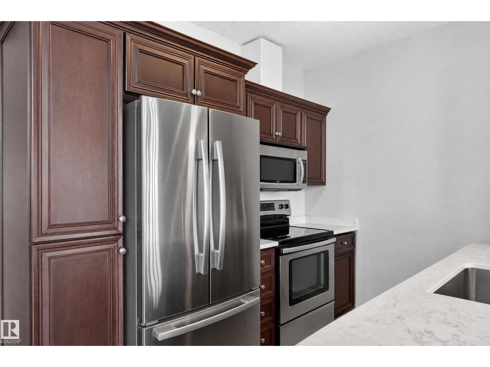 #411 304 Ambleside Link Li Sw Property Photo 15