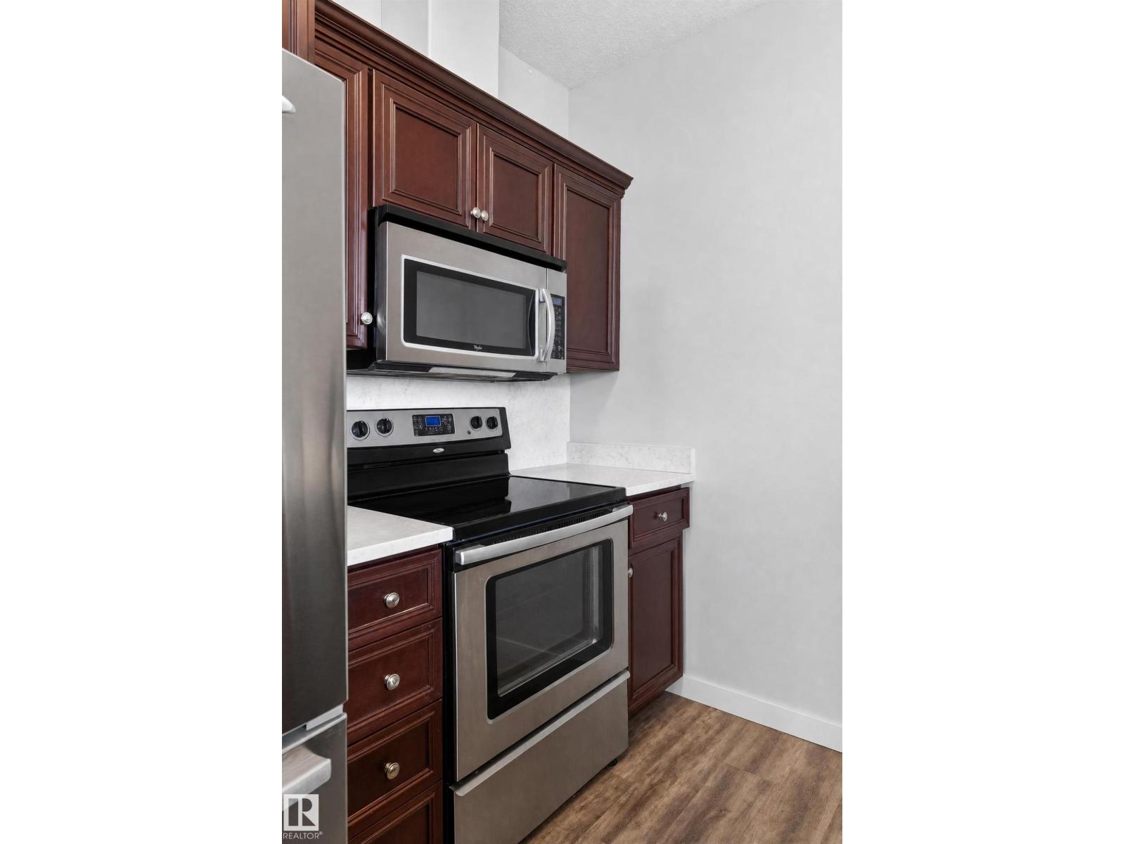 #411 304 Ambleside Link Li Sw Property Photo 16