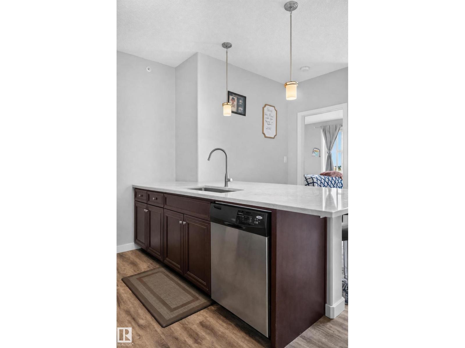 #411 304 Ambleside Link Li Sw Property Photo 17