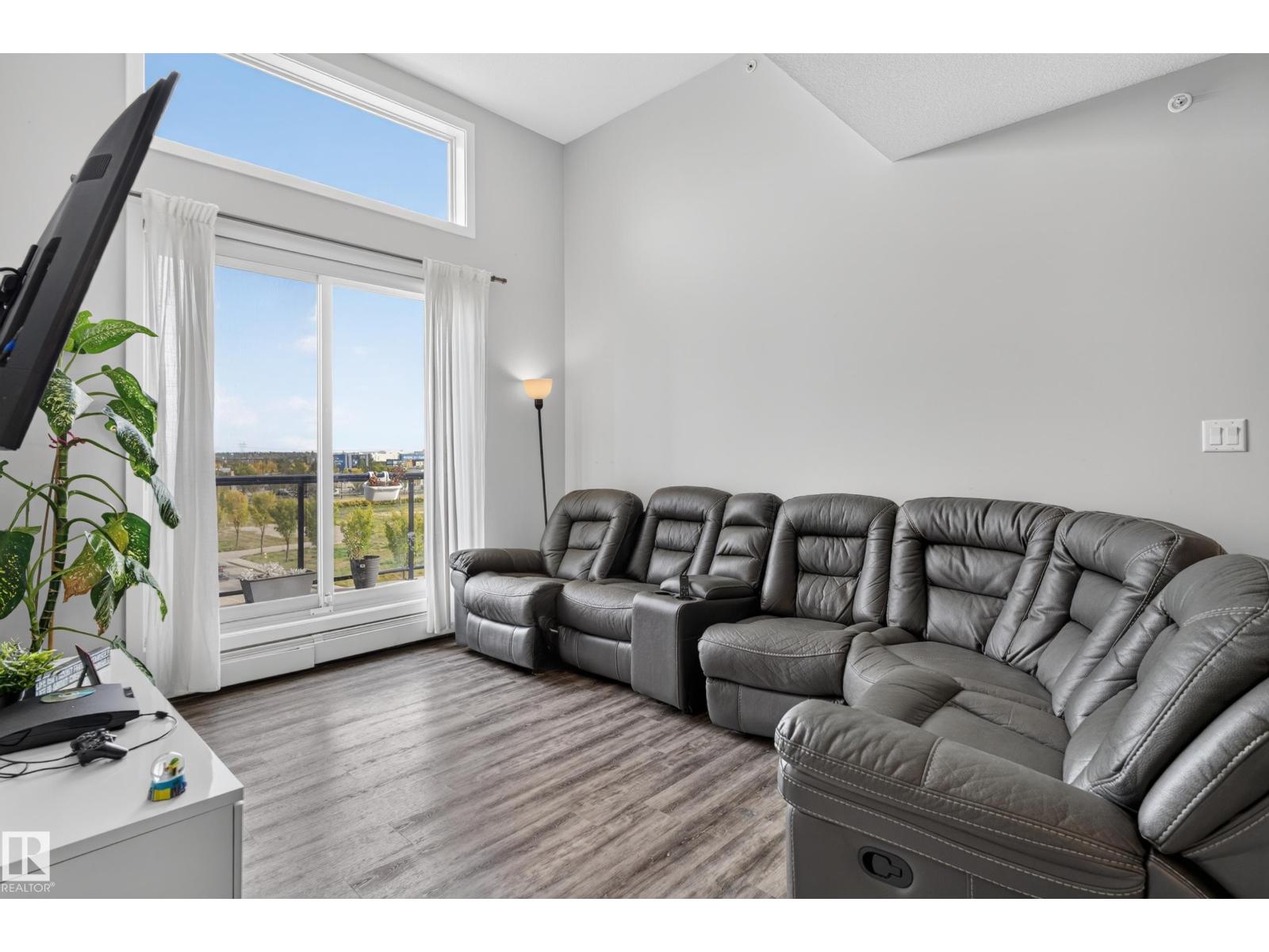#411 304 Ambleside Link Li Sw Property Photo 20