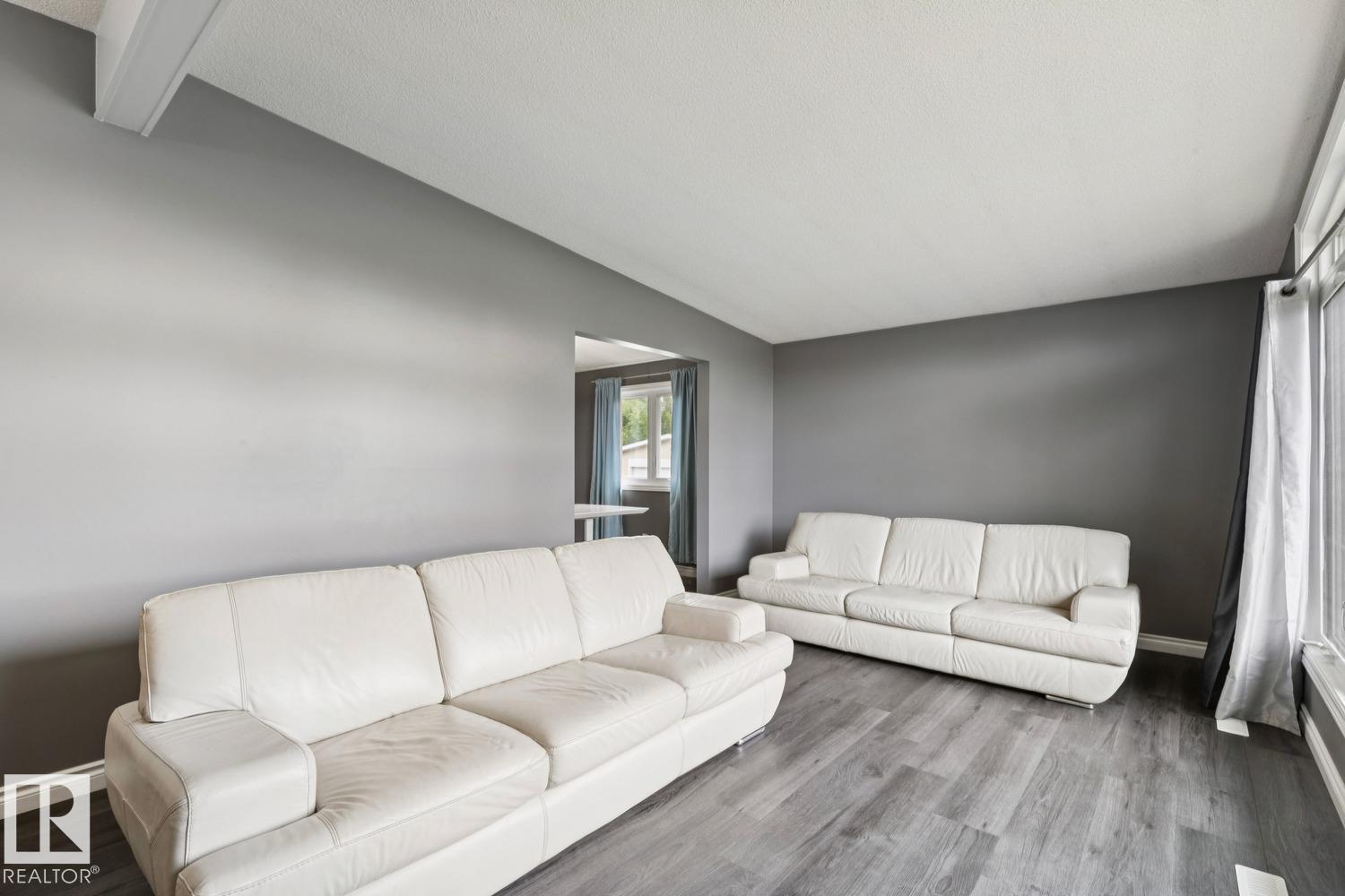 9312 151 Av Nw Property Photo 5
