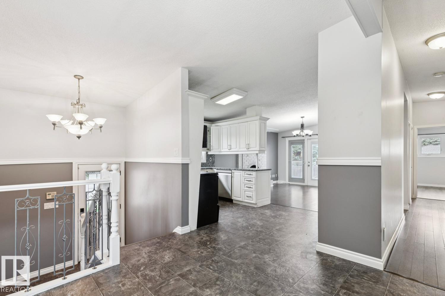 9312 151 Av Nw Property Photo 12