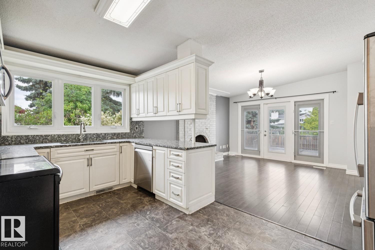 9312 151 Av Nw Property Photo 14