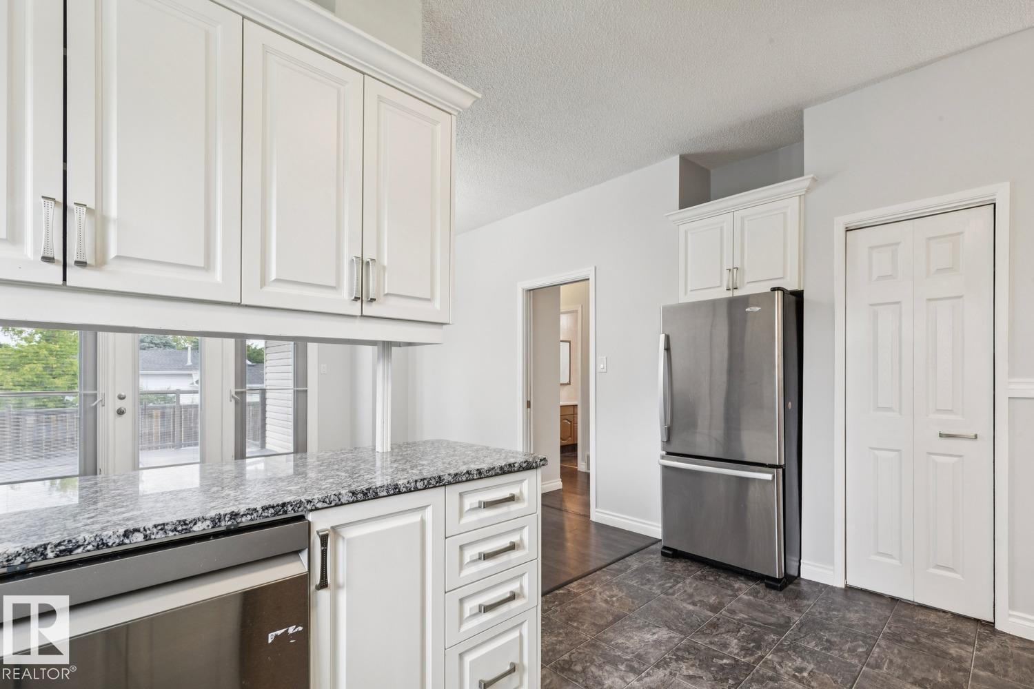 9312 151 Av Nw Property Photo 16