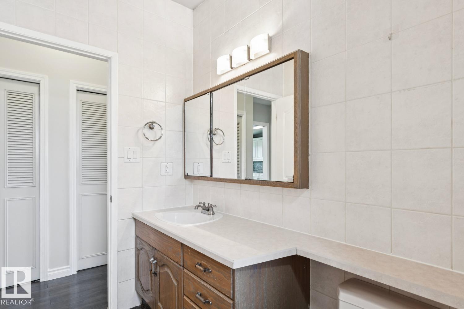 9312 151 Av Nw Property Photo 23