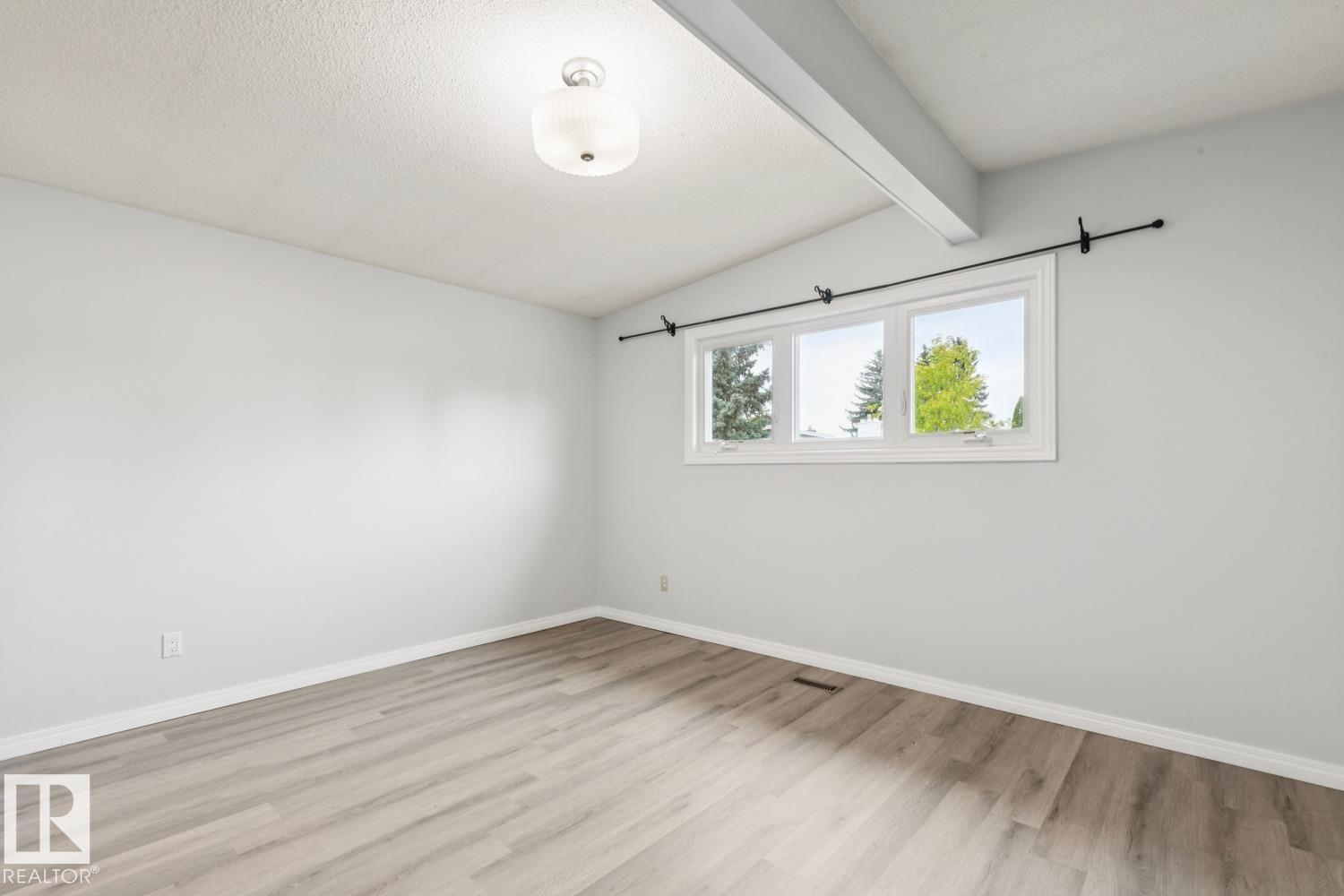 9312 151 Av Nw Property Photo 24