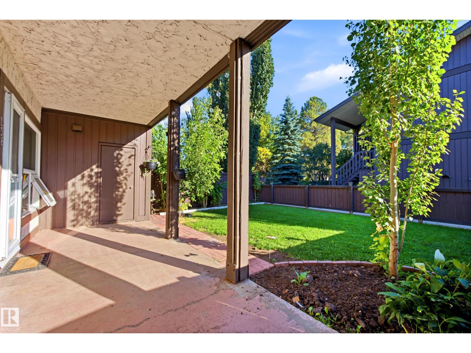 258 Surrey Gardens Nw Property Photo 2
