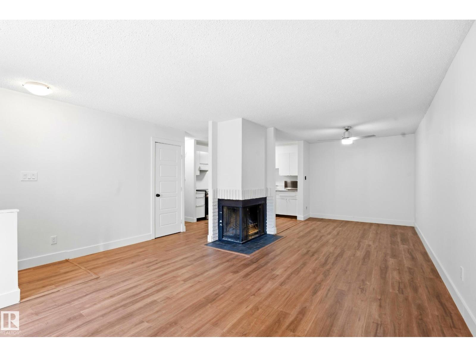 258 Surrey Gardens Nw Property Photo 5