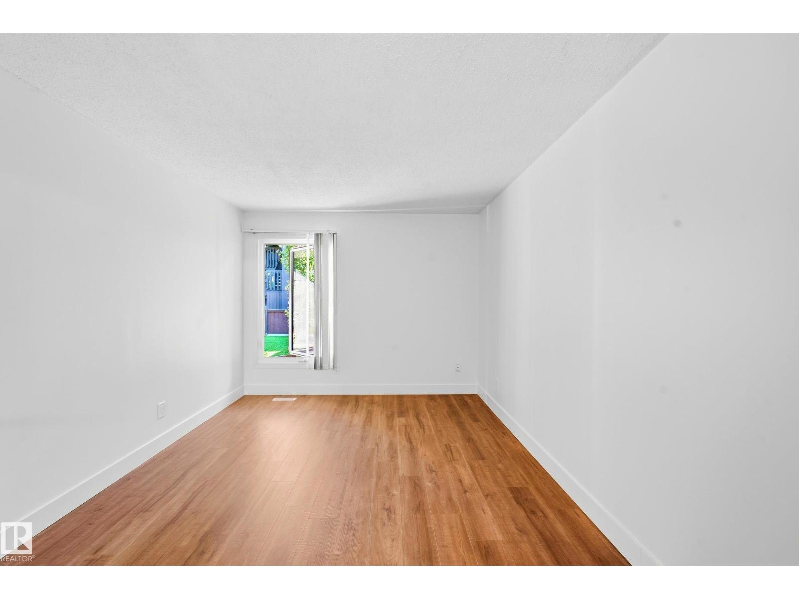 258 Surrey Gardens Nw Property Photo 15