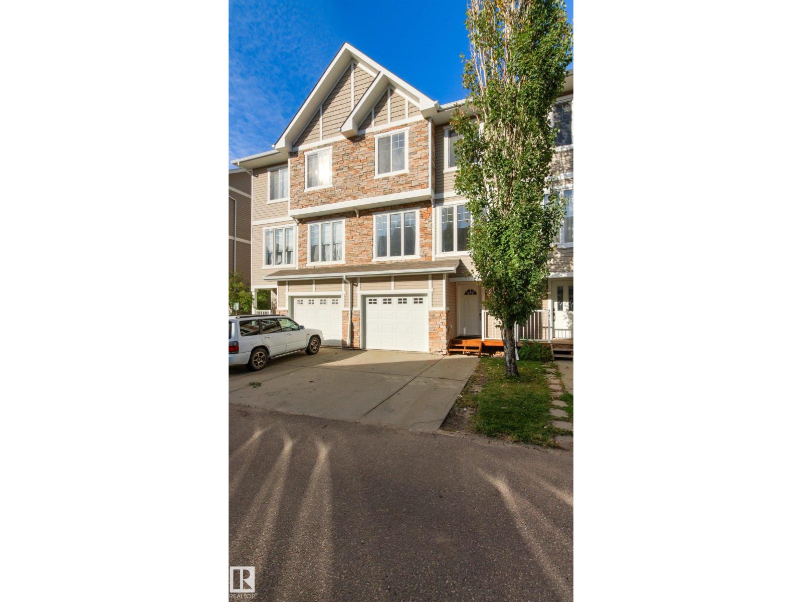 #30 9904 101 Av Property Photo 1