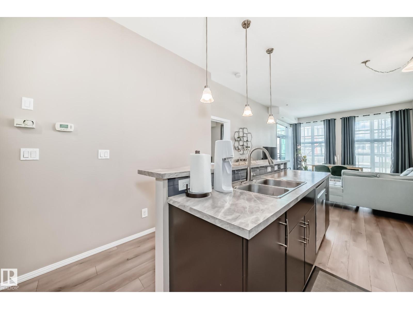 #216 10531 117 St Nw Property Photo 2