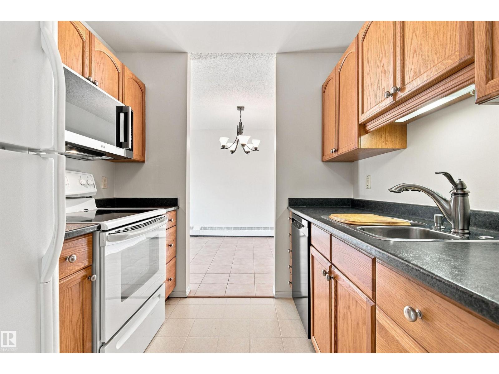 #115 10511 19 Av Nw Property Photo 2